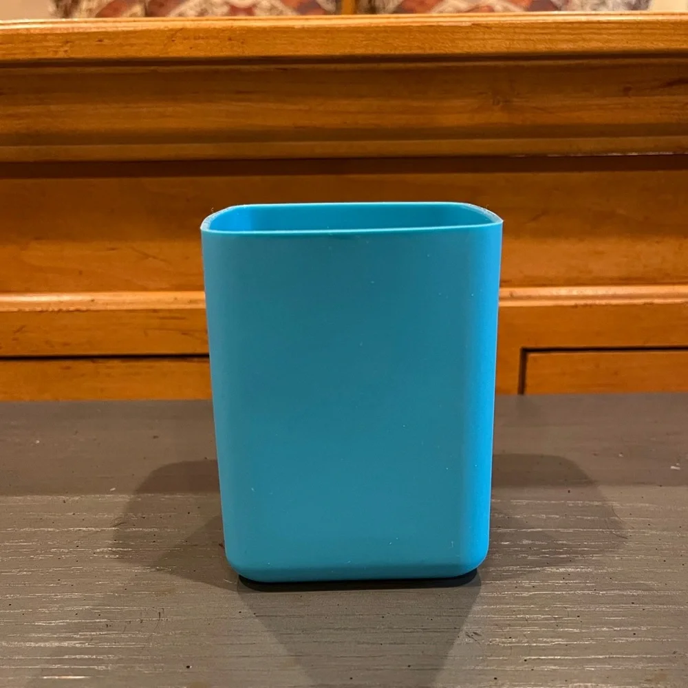 So Mine Blue Silicone Desk Pencil Holder
